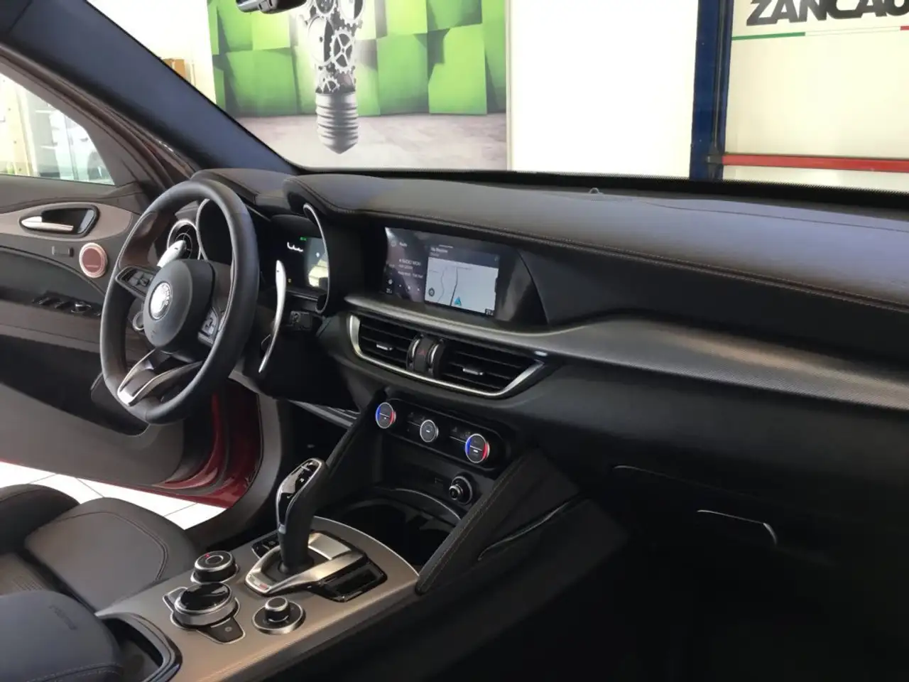 Alfa Romeo Stelvio 2025 — фото 16