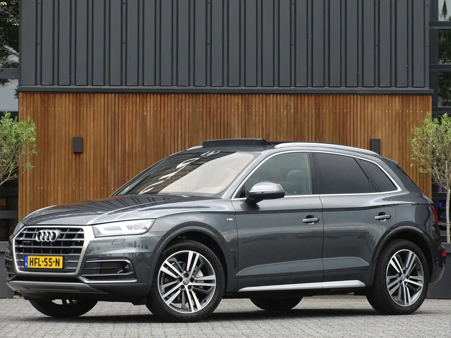 Audi Q5 2.0 TFSI 252PK Quattro / S-line / B&O / Head-Up / Grijs - 1
