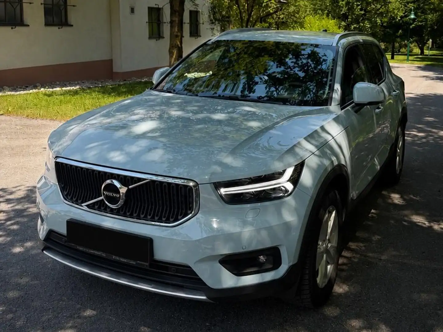 Volvo XC40 XC40 D4 Momentum AWD Geartronic Momentum Blau - 2
