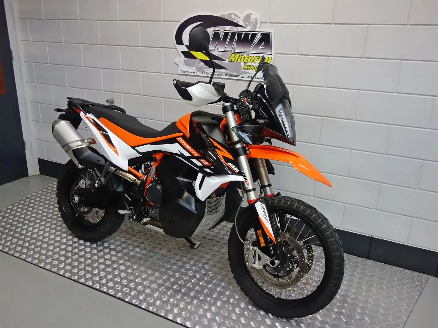 KTM 890 Adventure R Zwart - 2