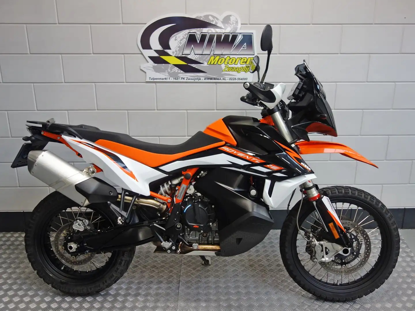 KTM 890 Adventure R Zwart - 1