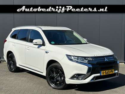 Mitsubishi Outlander 2.4 PHEV 4WD CarPlay Android Camera Cruise Trekhaa