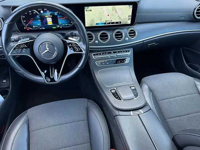Mercedes-Benz 220 view 15
