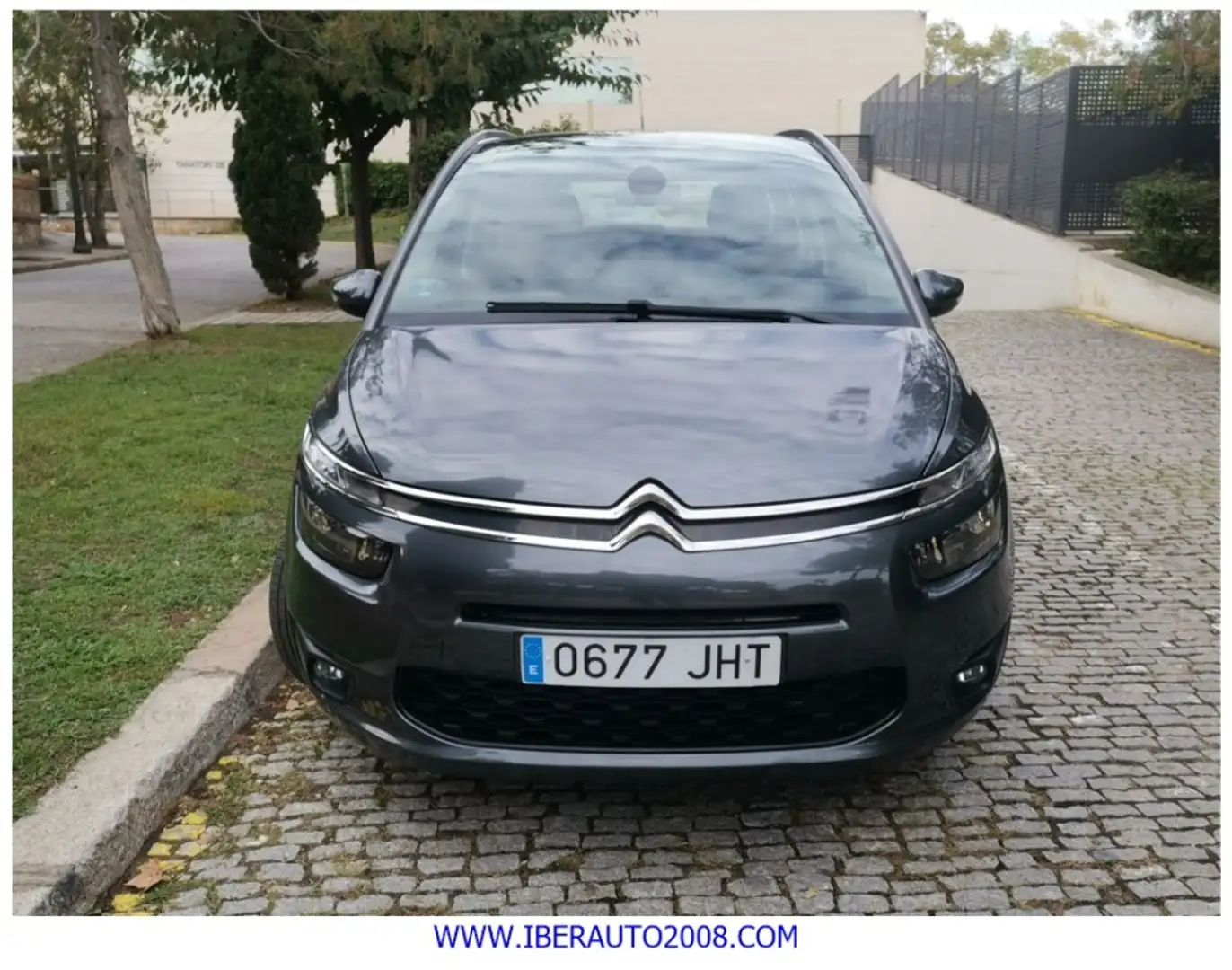 Citroen C4 Grand Picasso 1.2 PT. S&S Attraction Grijs - 2