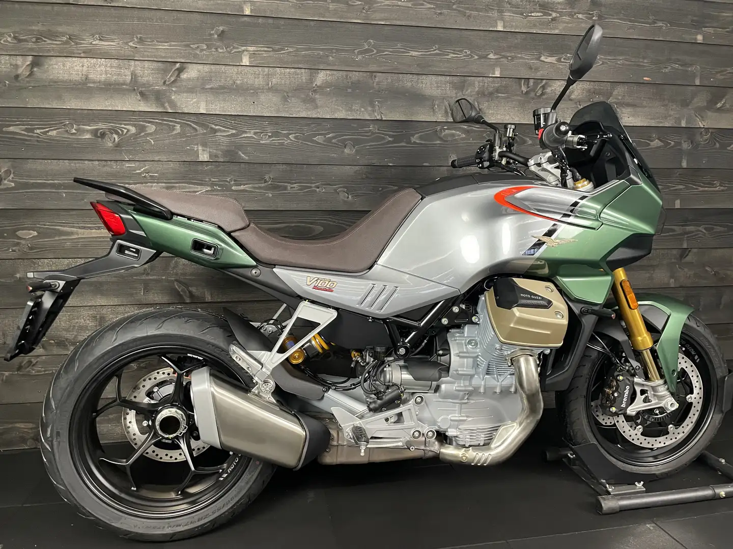 Moto Guzzi V 100 MANDELLO S VERDE DEMO - 2