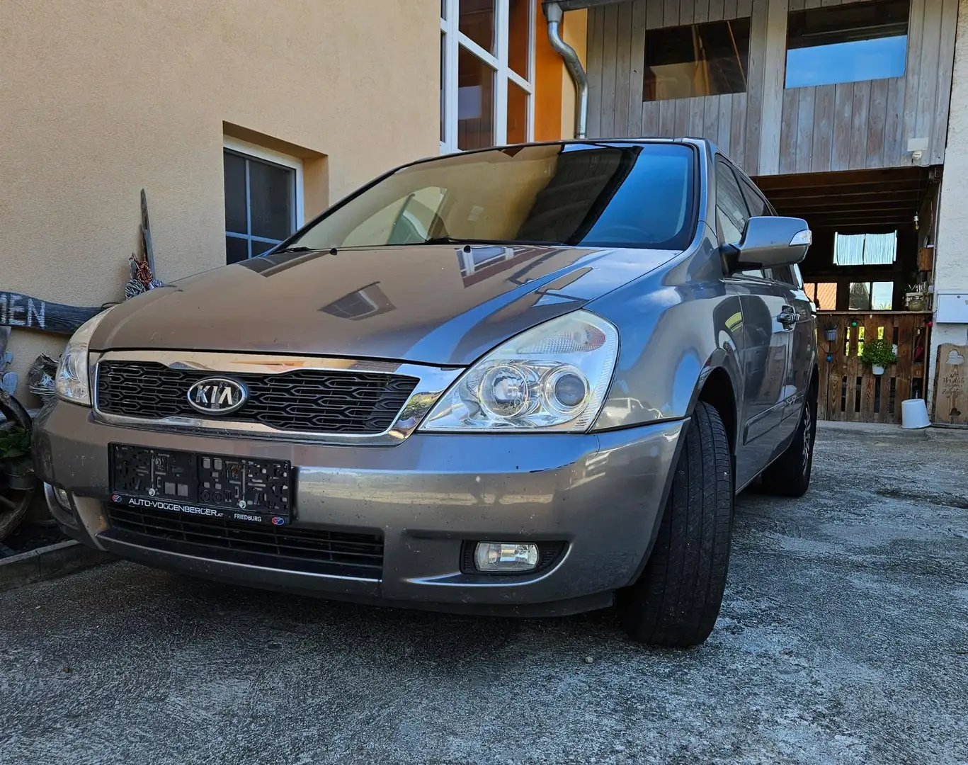 Kia Carnival Carnival Active Pro 2,2 CRDi VGT DPF Active Pro Silber - 1