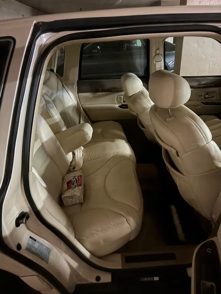 Lincoln Town Car снимка Lincoln Town Car