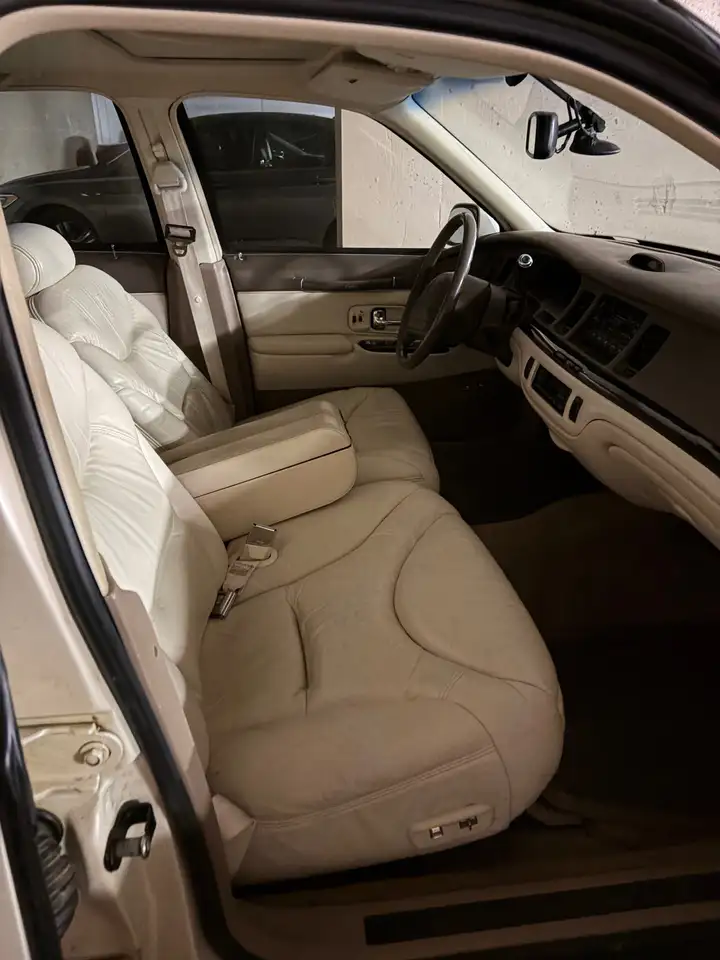 Lincoln Town Car снимка Lincoln Town Car