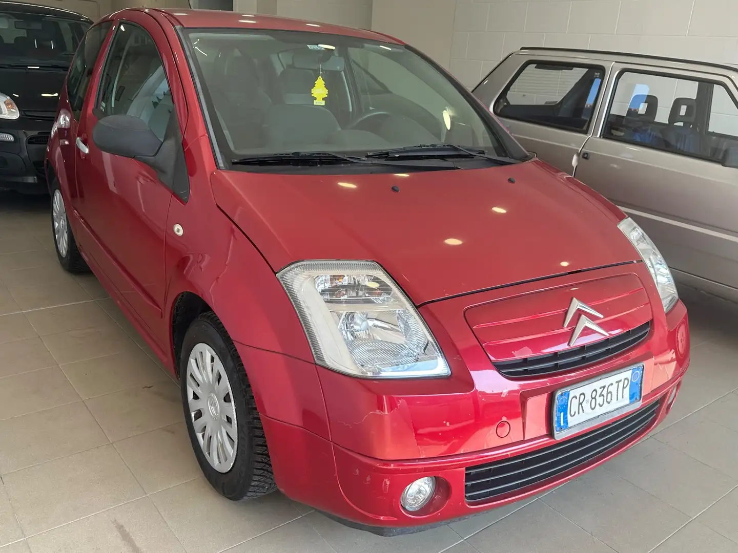 Citroen C2 1.1 Exclusive Rosso - 2
