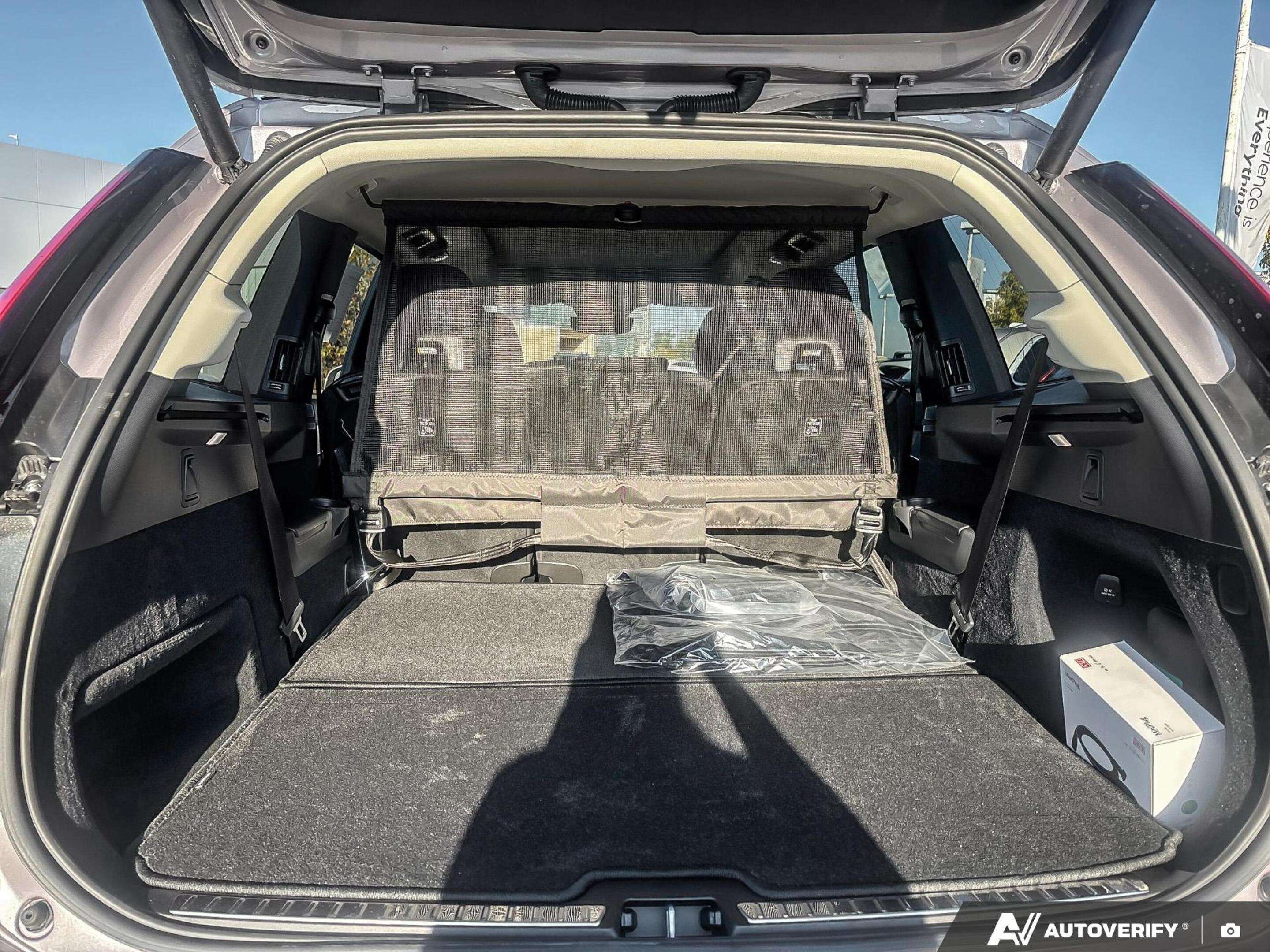 2026 Volvo XC90 Core Bright Theme DEMO MODEL SPECIAL - $1,000 OFF thumb 9