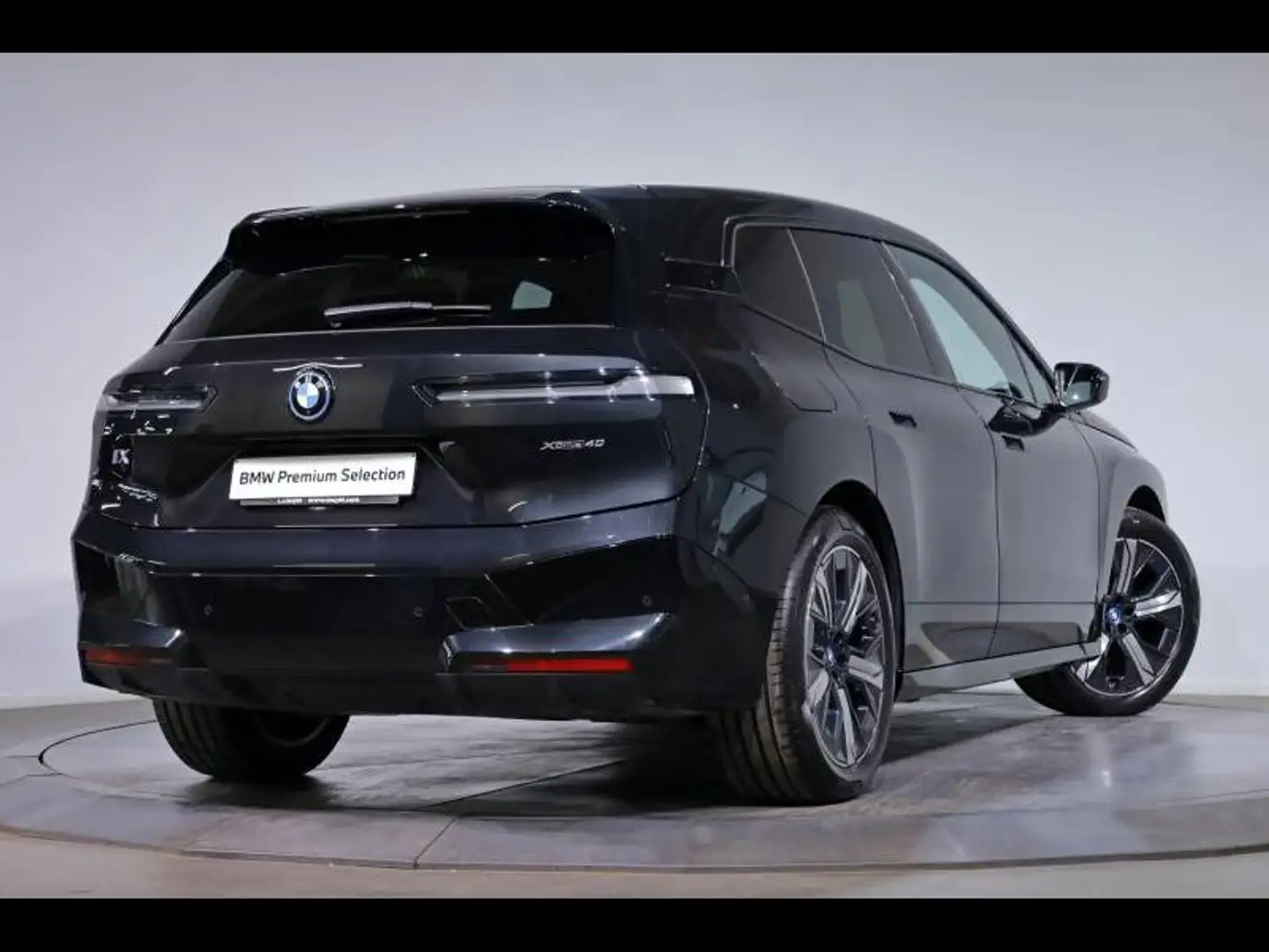 BMW iX xDrive40 Kit Sport Zwart - 2