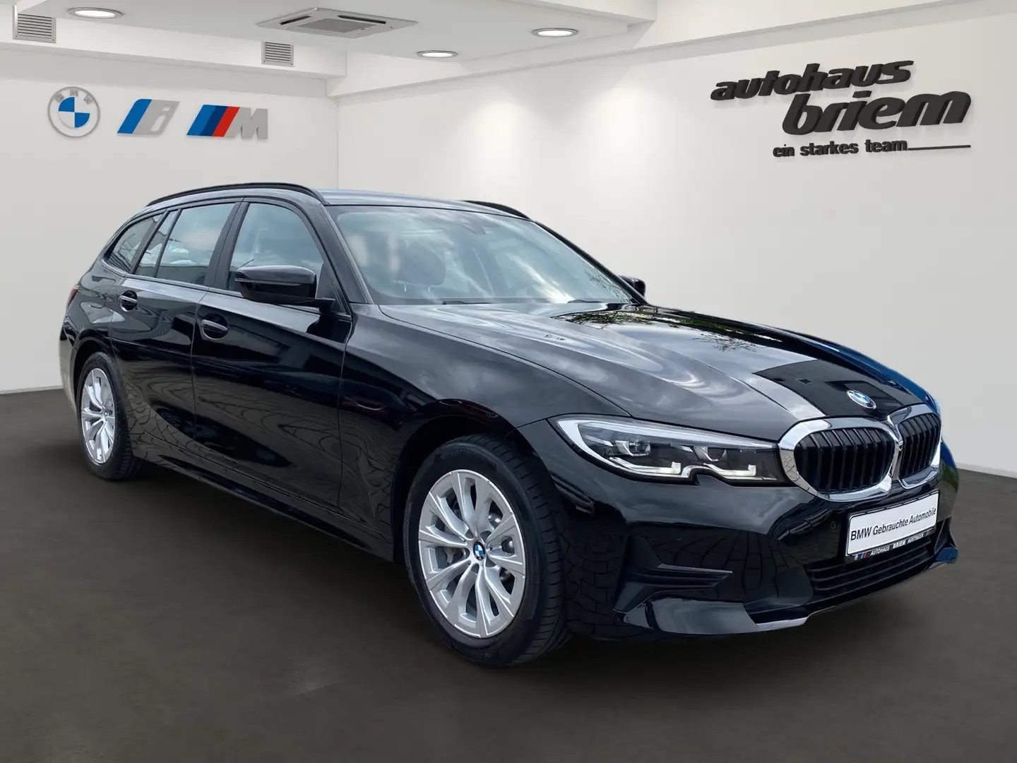 BMW 330 e Touring, Advantage, HYBRID Černá - 2