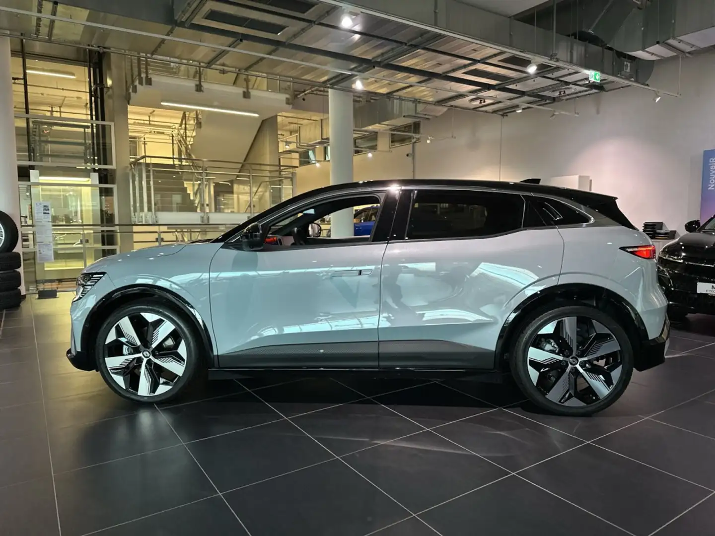 Renault Megane E-Tech Electric Techno Klima Navi Rückfahrkamera Grau - 2