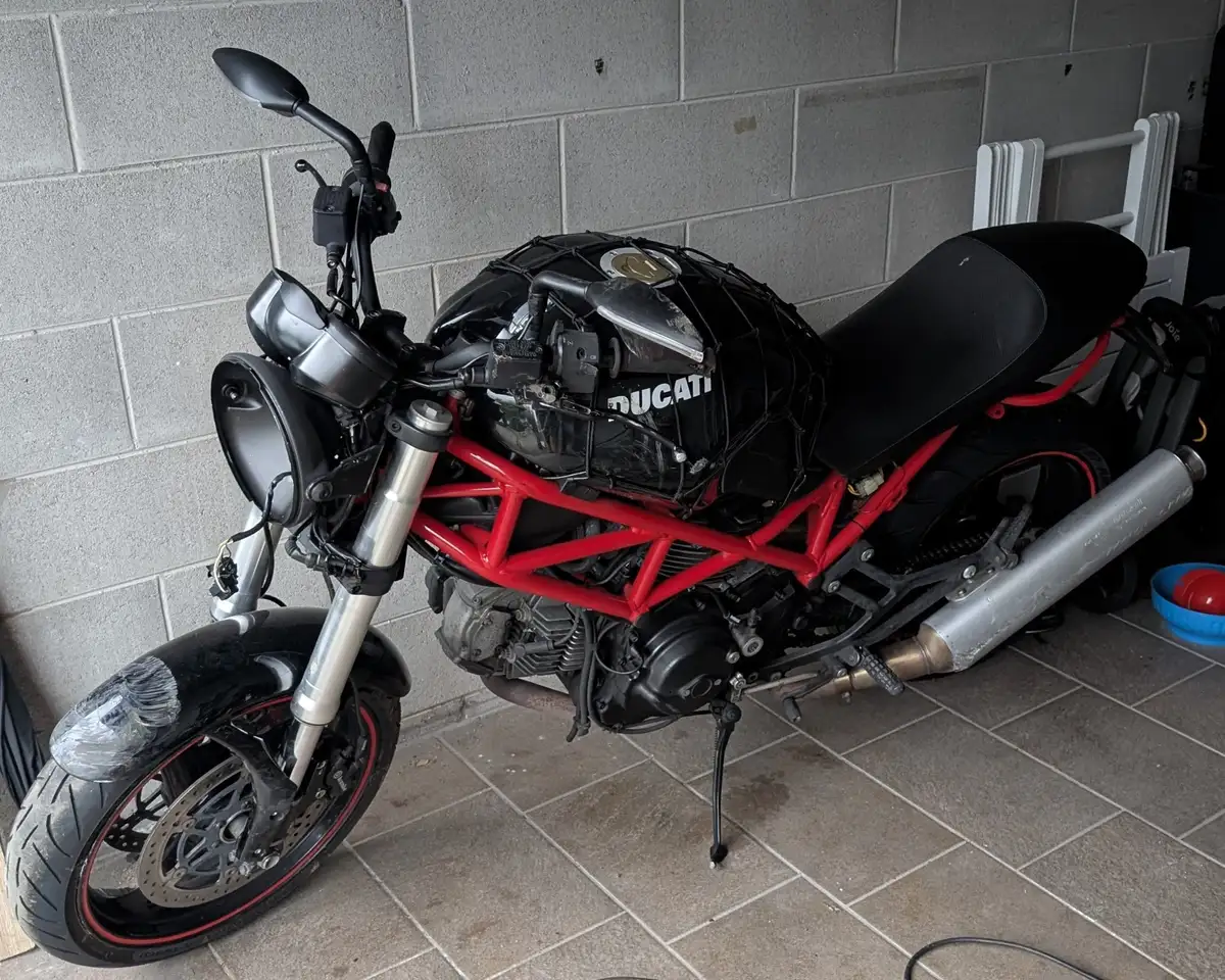 Ducati Monster 695