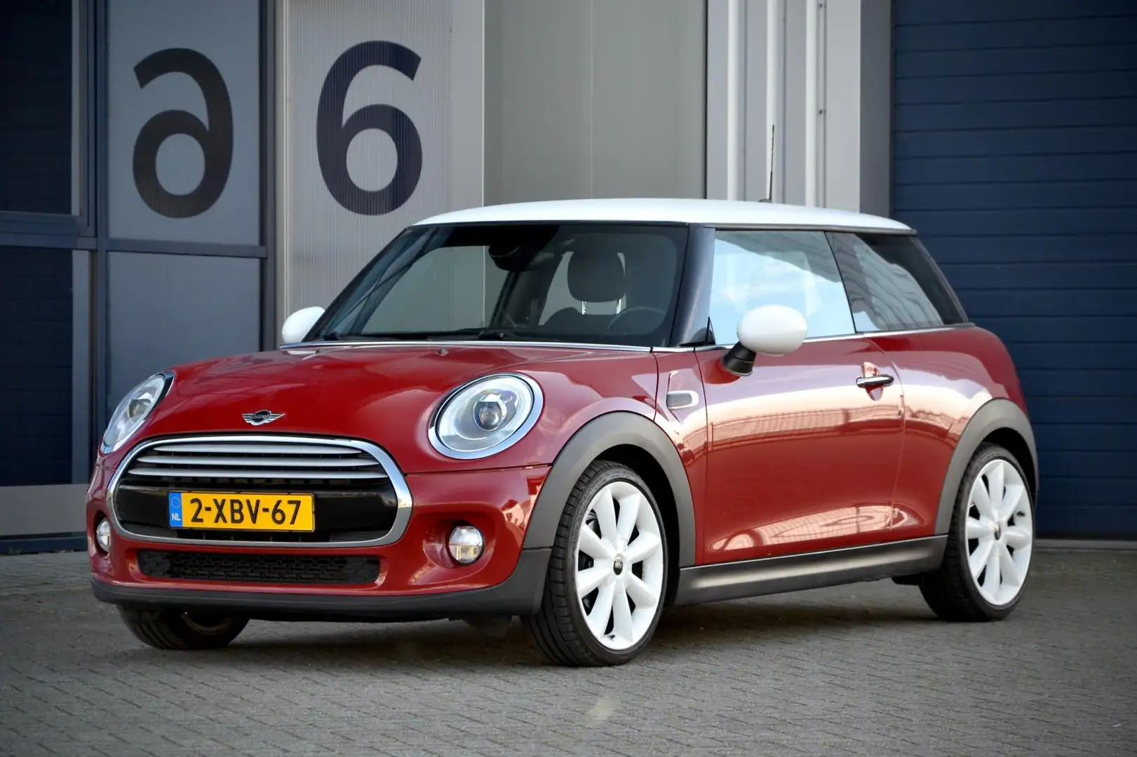 MINI Cooper Mini 1.5 Chili Business / NL Auto / Metallic / Nav Rood - 1