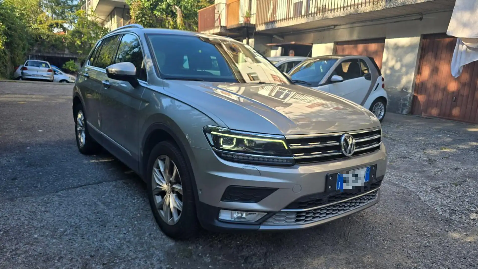 Volkswagen Tiguan 2.0 TDI SCR DSG Executive BlueMotion Technology Argent - 1