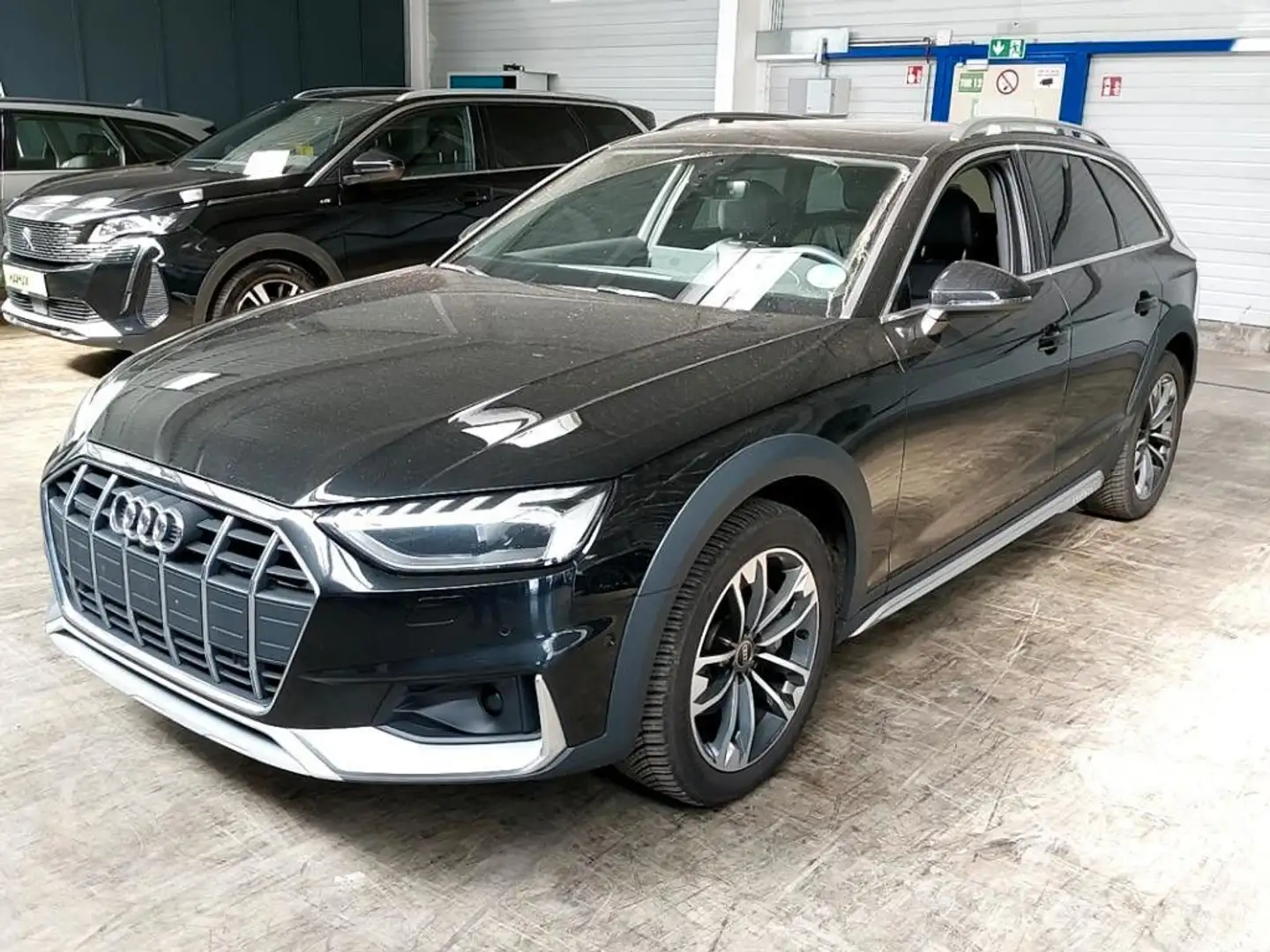 Audi A4 allroad quattro 40 TDI Pano Leder Virtual AHK Fekete - 1