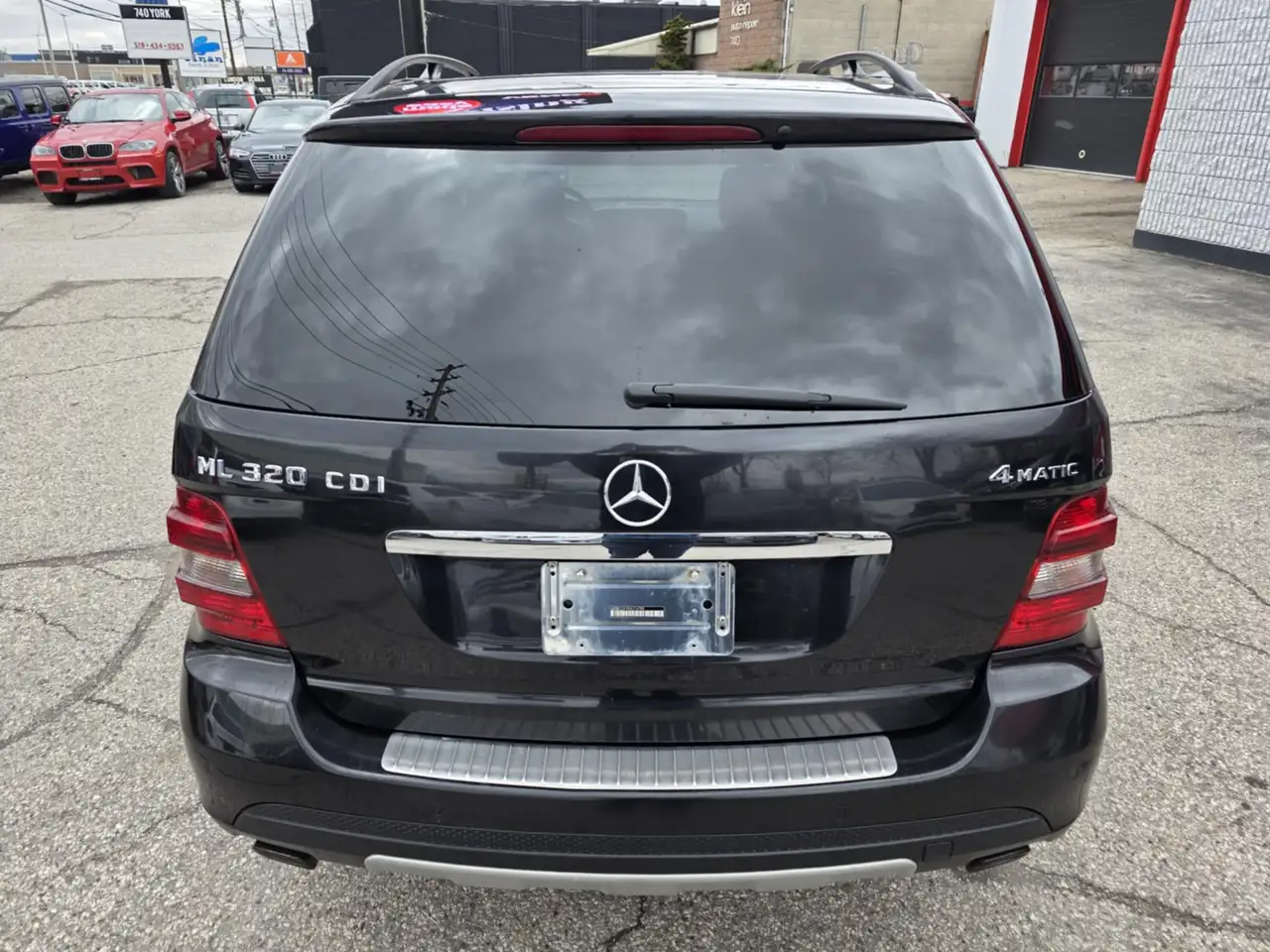 Mercedes-Benz M-Class снимка Mercedes-Benz M-Class