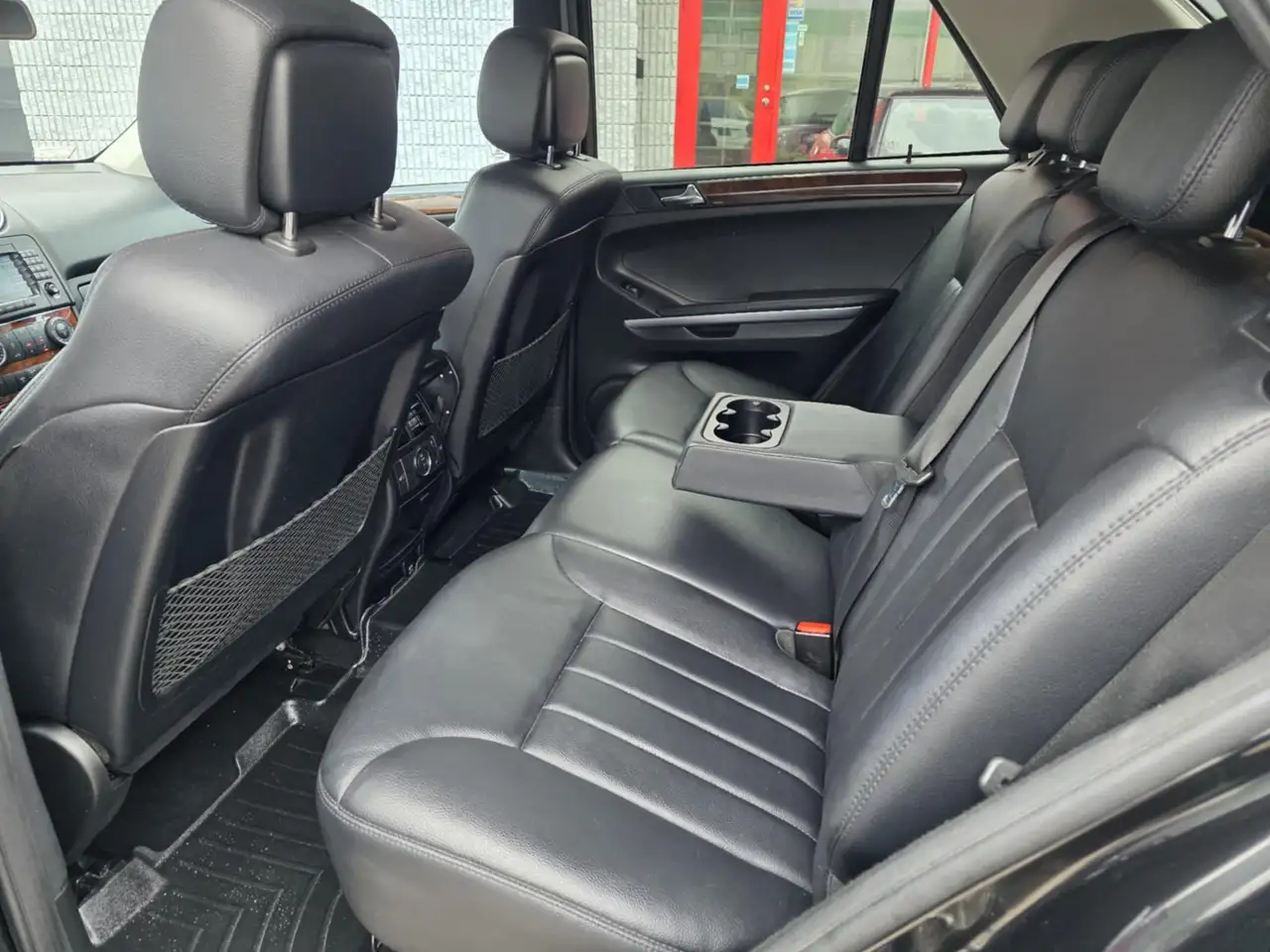 Mercedes-Benz M-Class снимка Mercedes-Benz M-Class