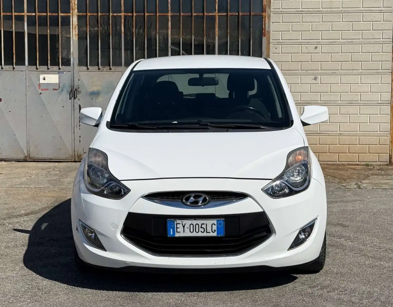 Hyundai iX20 1.4 CRDI 90 CV Comfort Blanc - 1