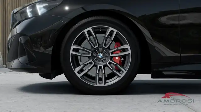 BMW 5 Series view 8