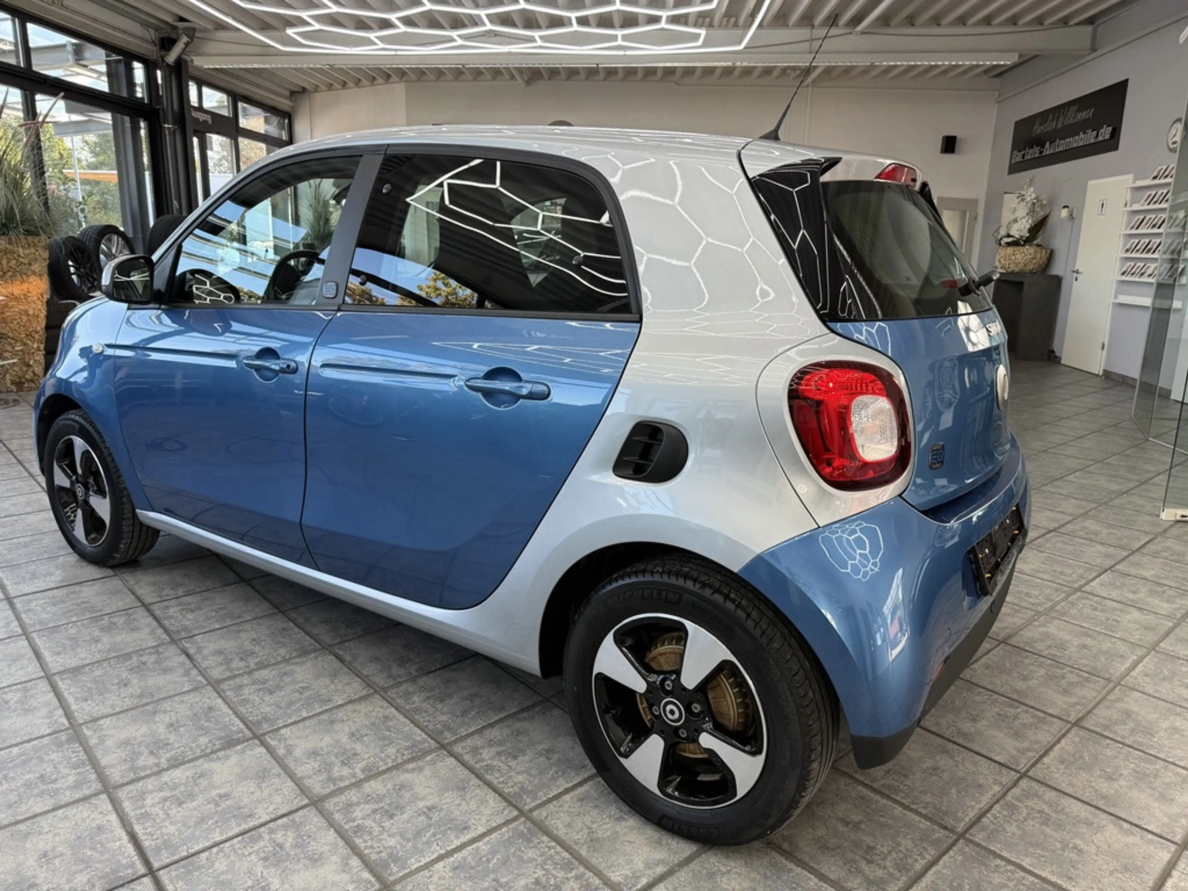 smart forFour EQ drive passion, Klima, 4x Sitzh., DAB — photo 12