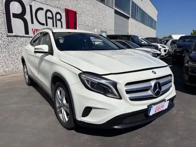 Mercedes-Benz GLA 200 GLA-X156 2014 d (cdi) Premium 4matic auto