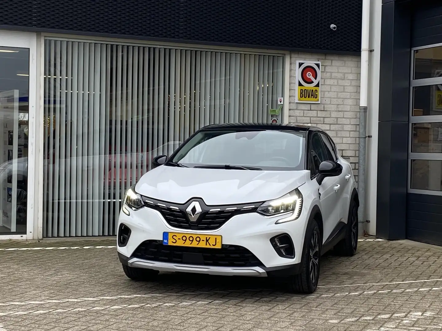 Renault Captur 1.6 E-Tech Plug-in Hybrid 160 Techno , NL-Auto, Na Wit - 2