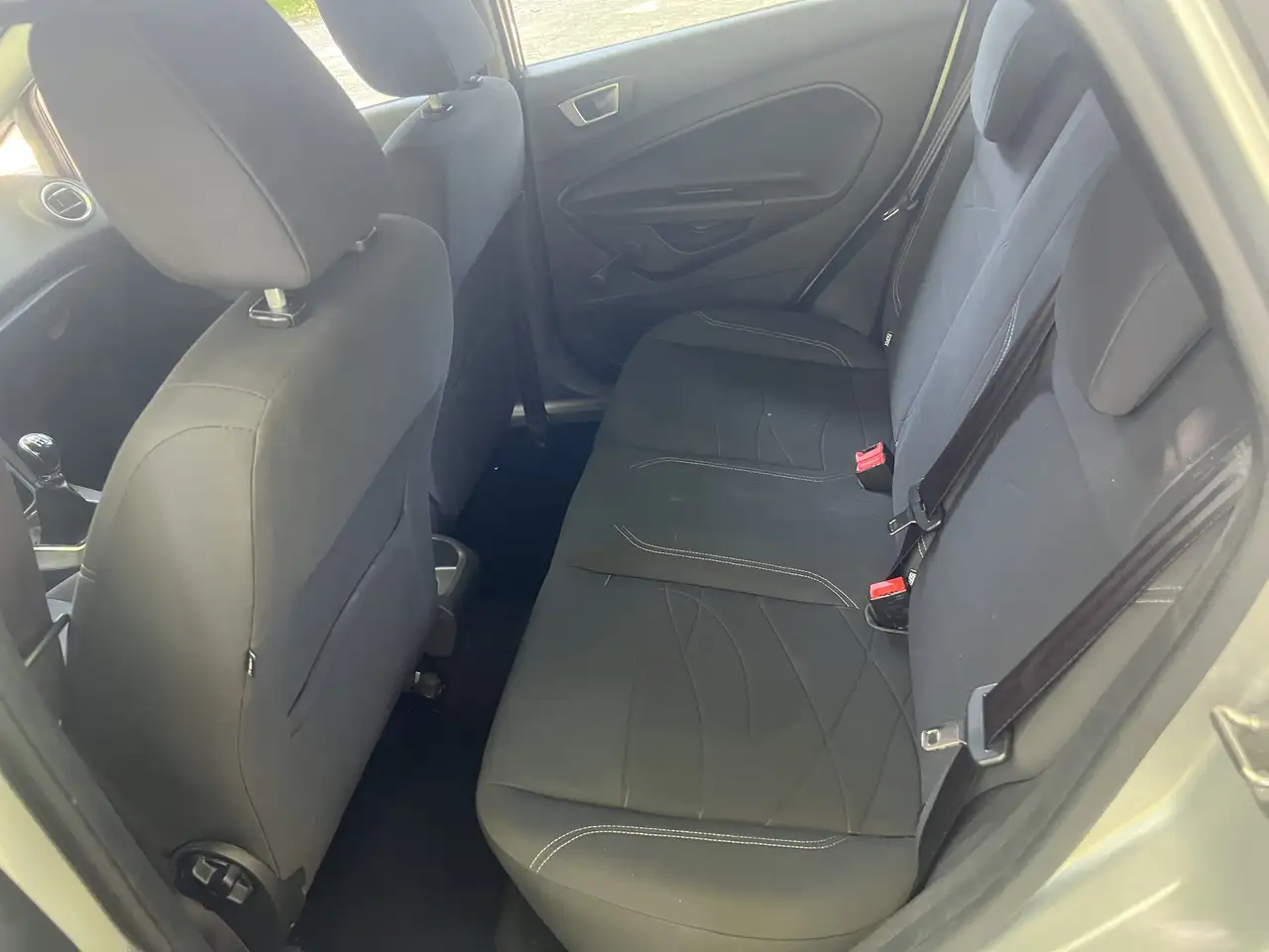 Ford Fiesta 5 portes — photo 6