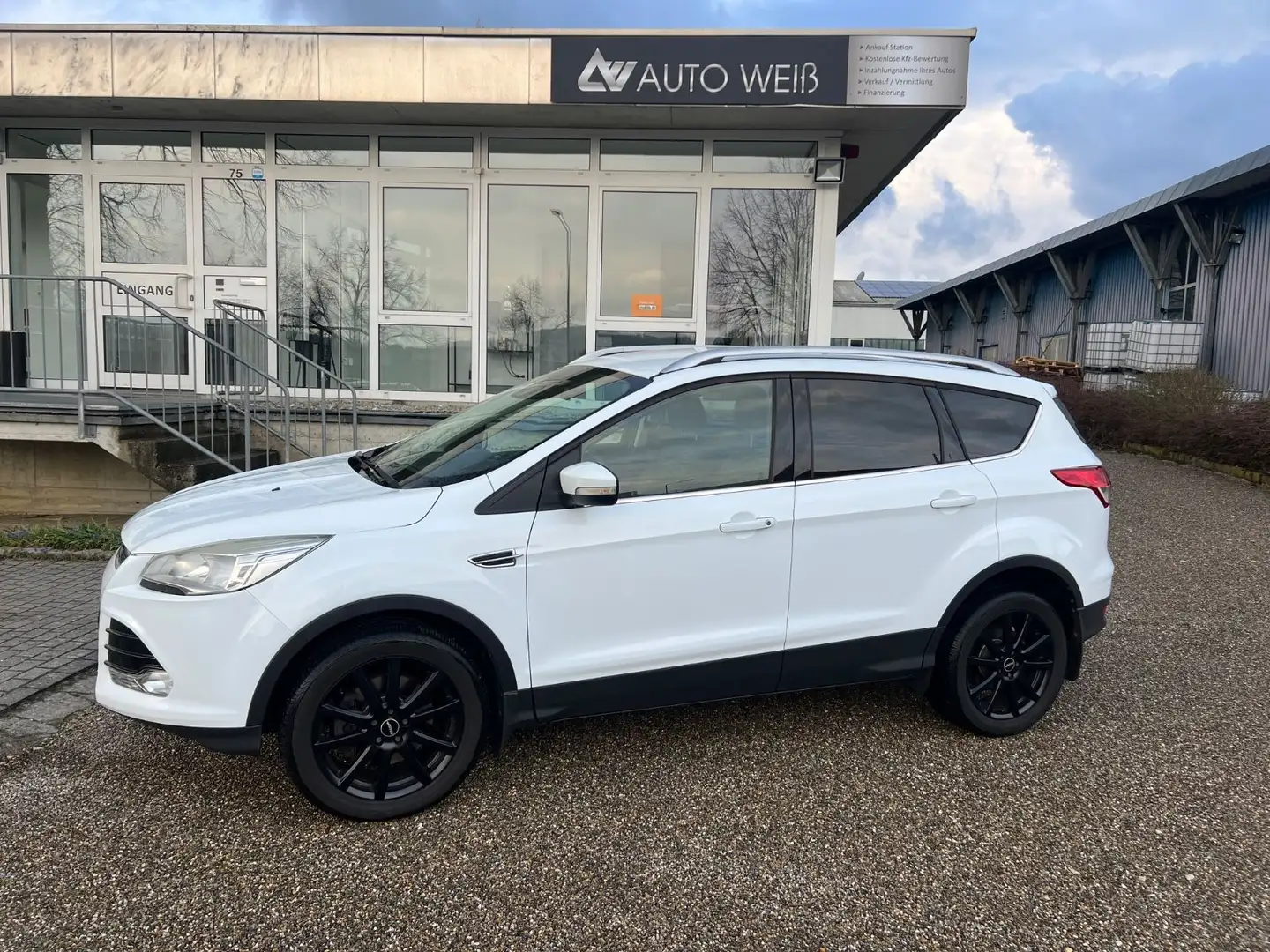 Ford Kuga Titanium/4X4/LEDER/AHK/TW/SPURHA/STANDHEIZU Weiß - 2