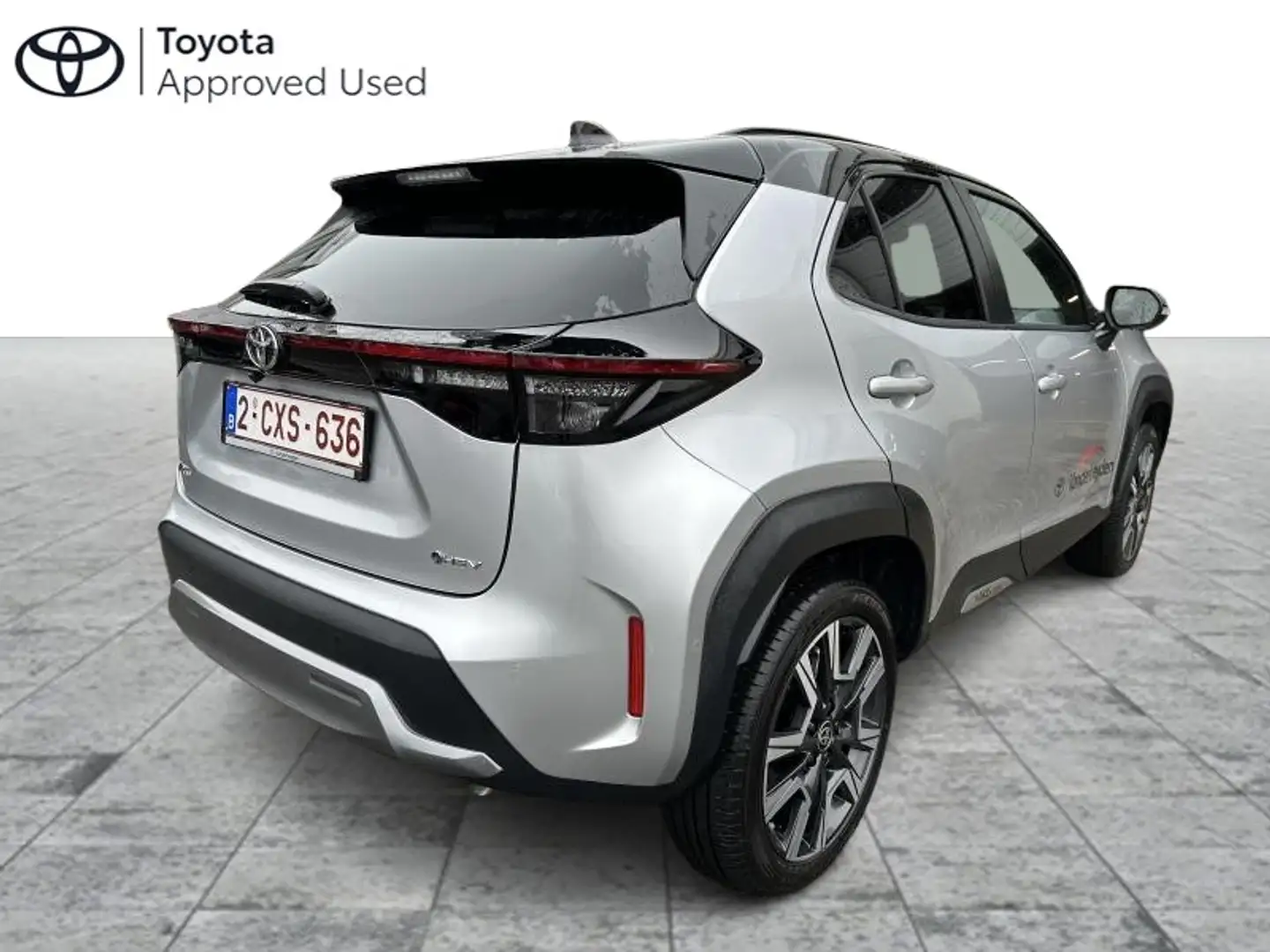 Toyota Yaris Cross 1.5 Hybrid PREMIERE EDITION Grijs - 2