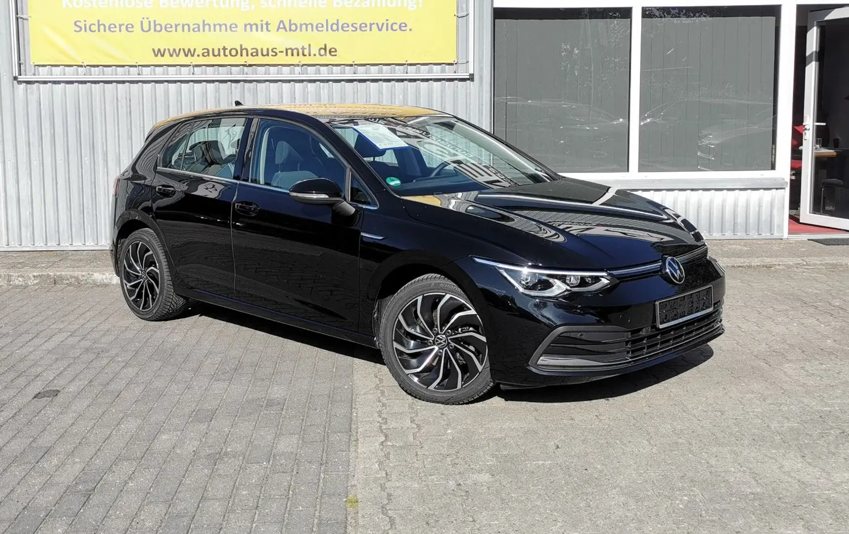 Volkswagen Golf 1.5 TSI Style NAVI ACC Wireless 17 Zoll APP Schwarz - 2