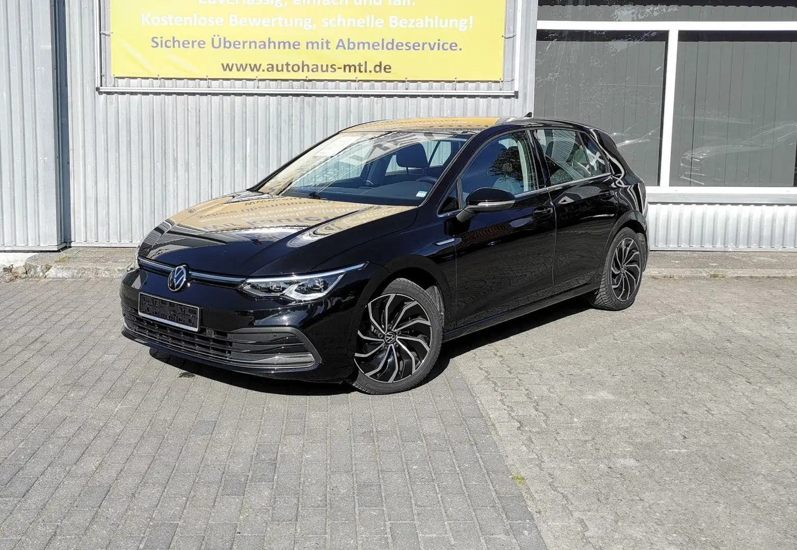 Volkswagen Golf 1.5 TSI Style NAVI ACC Wireless 17 Zoll APP Schwarz - 1