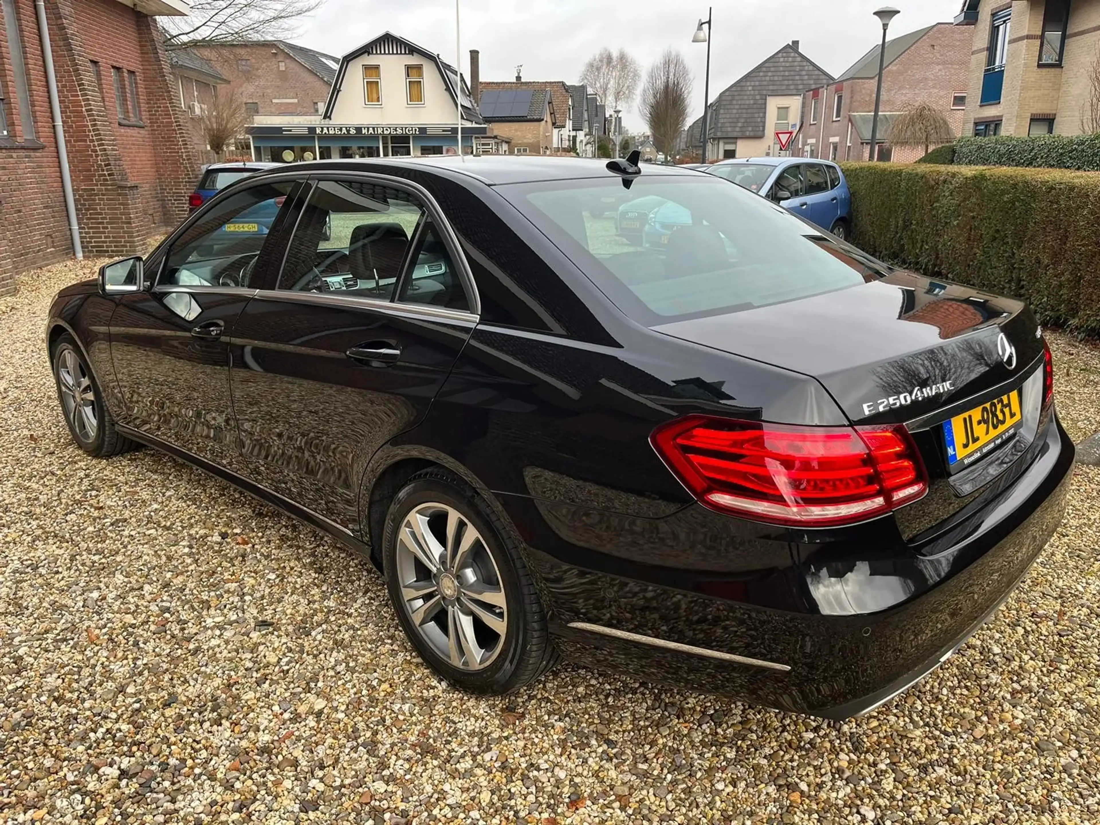 Mercedes-Benz E 250 BlueTEC 4MATIC Avantgarde — photo 4