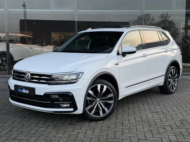 Volkswagen Tiguan Allspace 1.5 TSI R-Line 7zits | 1Ste Eigenaar | Pano | 360
