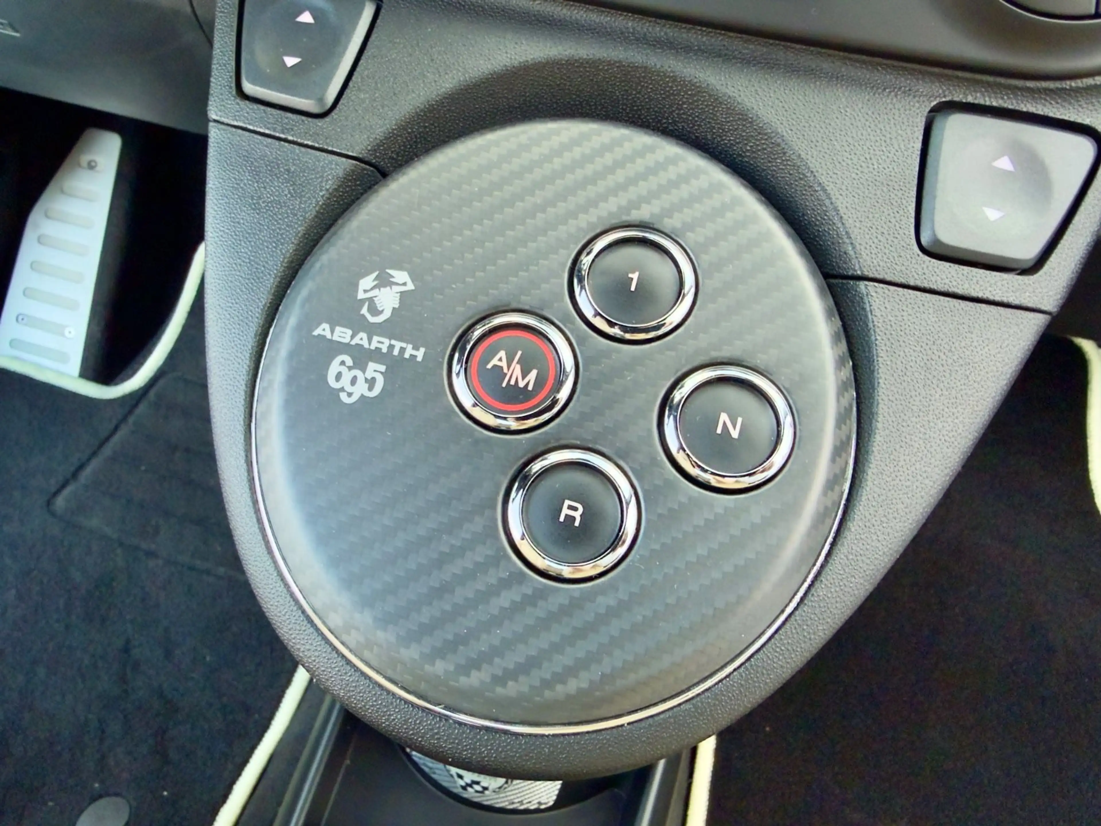Abarth 500 Cabrio 695 Edizione Maserati — photo 9