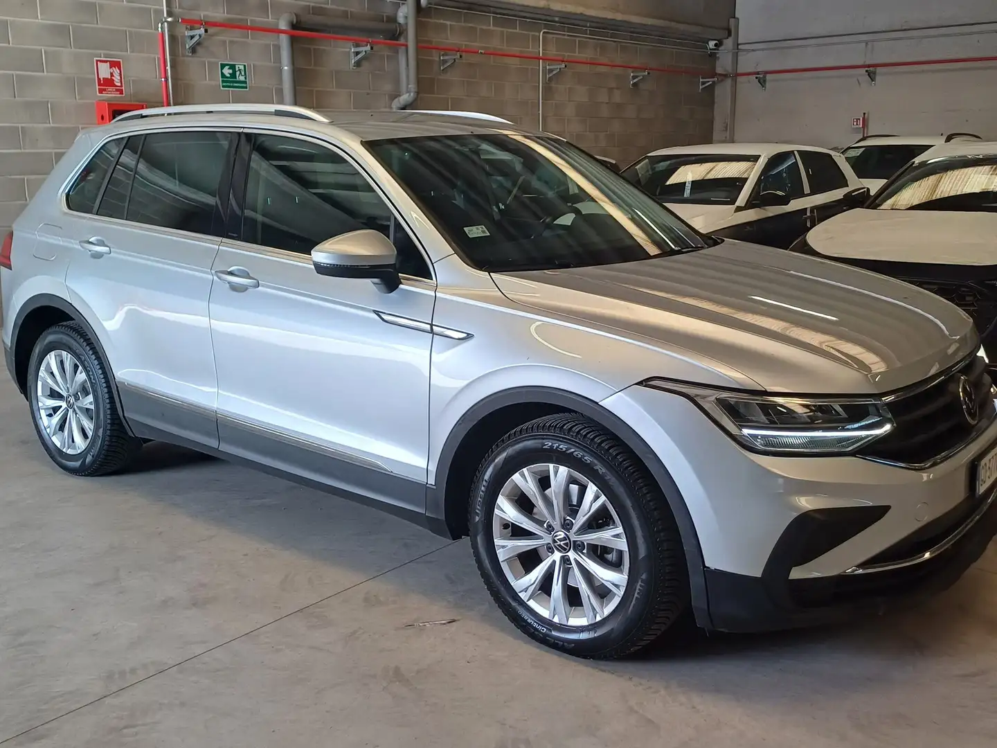 Volkswagen Tiguan Tiguan II 2021 2.0 tdi Life 122cv Argent - 2