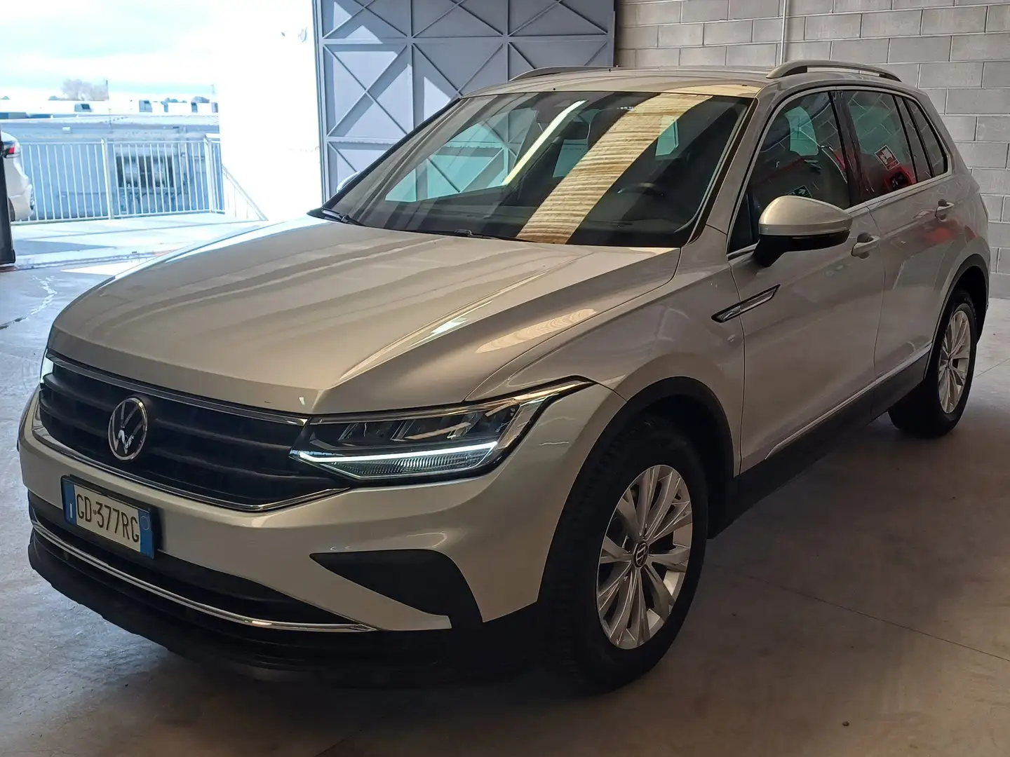 Volkswagen Tiguan Tiguan II 2021 2.0 tdi Life 122cv Argent - 1
