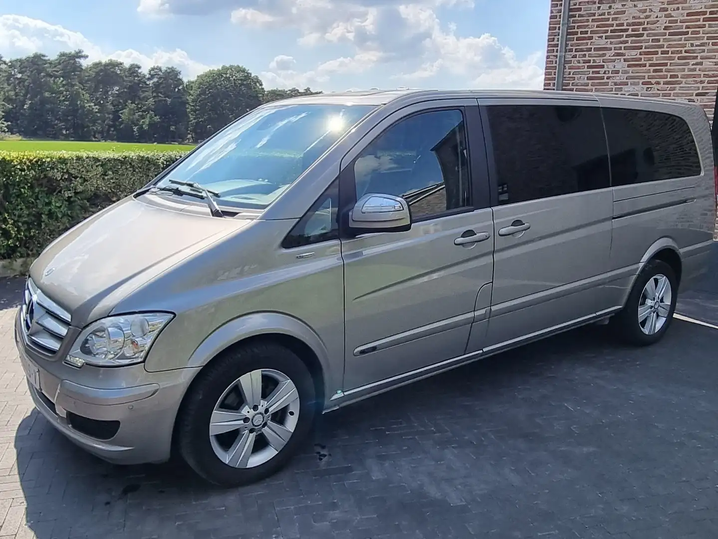 Mercedes-Benz Viano Viano 2.2 CDI DPF extralang Automatik Trend Beige - 2