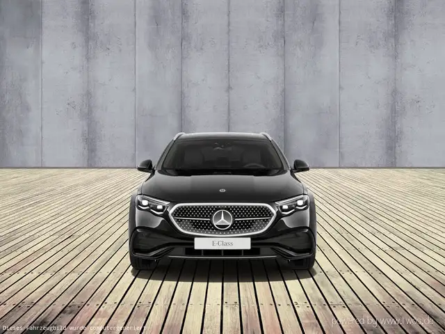 Mercedes-Benz E-Class view 6