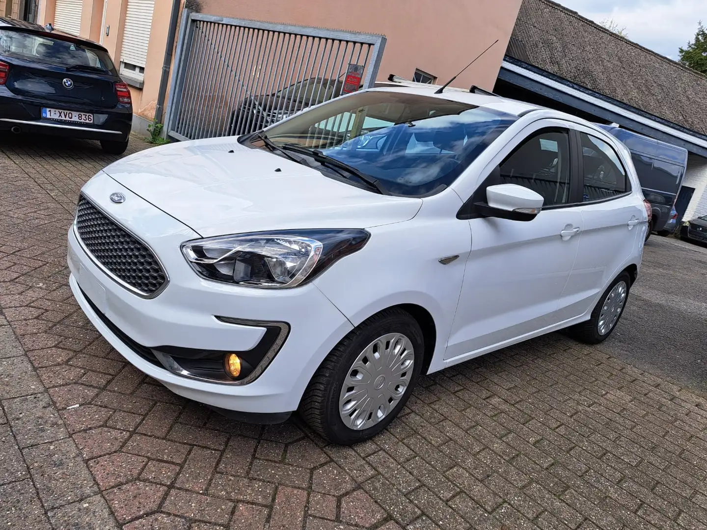 Ford Ka/Ka+ Ka+ 1.2i Essential 12 MOIS DE GARANTIE Blanc - 1