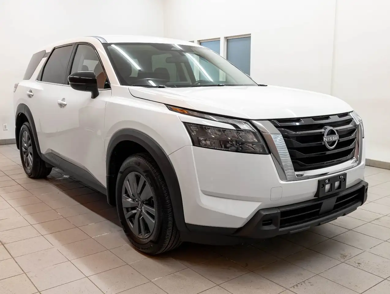 Nissan Pathfinder снимка Nissan Pathfinder