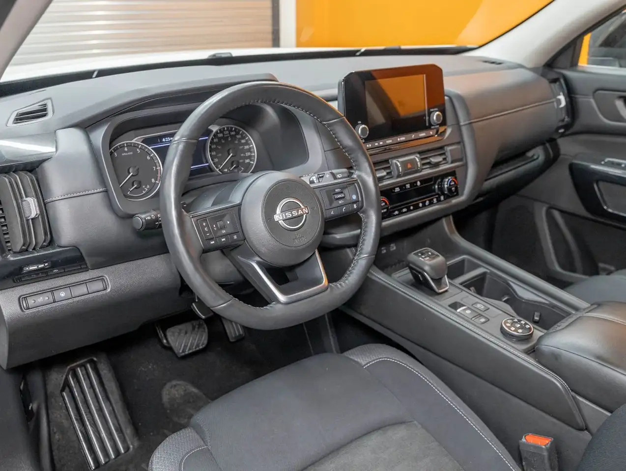 Nissan Pathfinder снимка Nissan Pathfinder