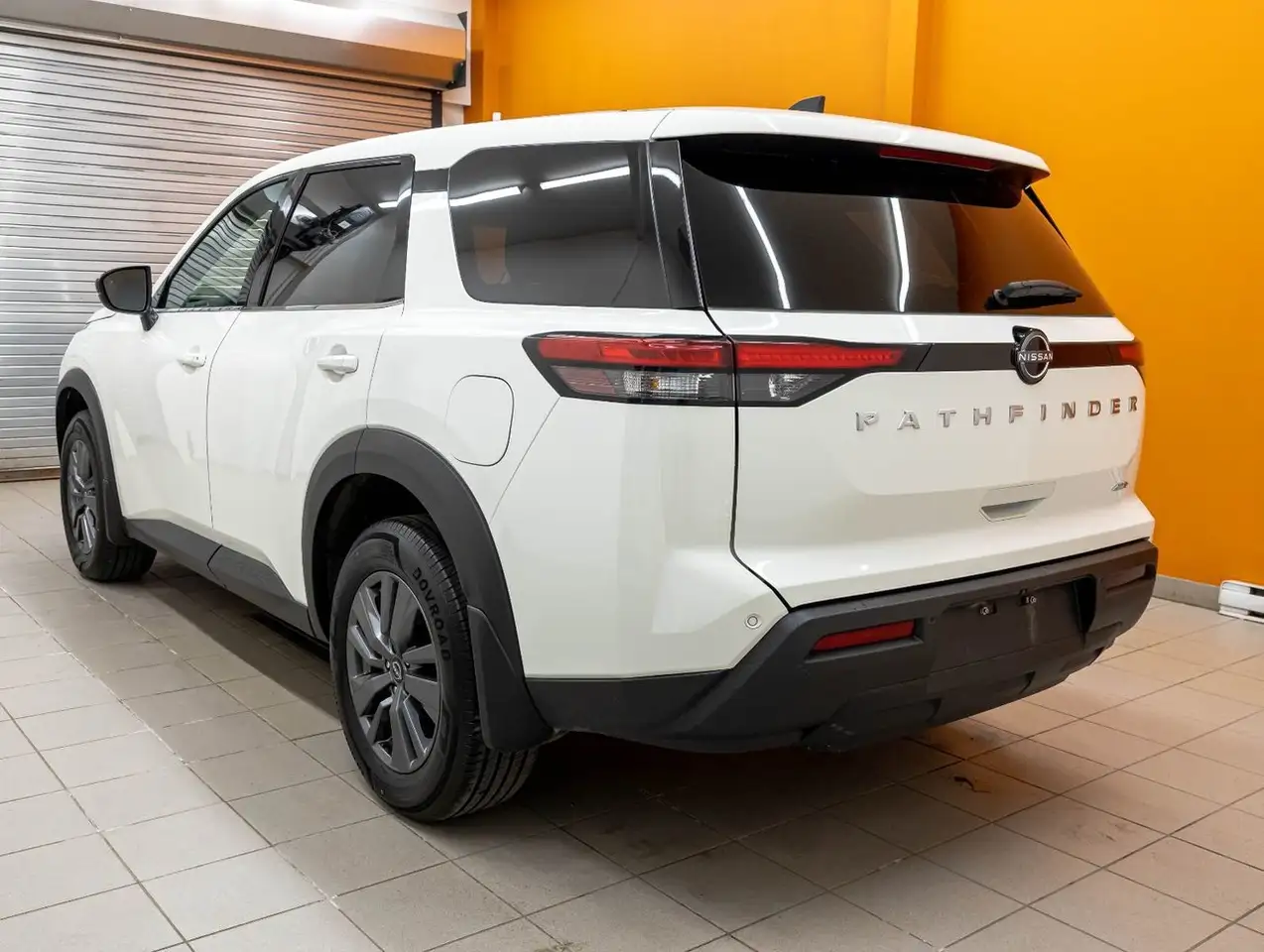 Nissan Pathfinder снимка Nissan Pathfinder