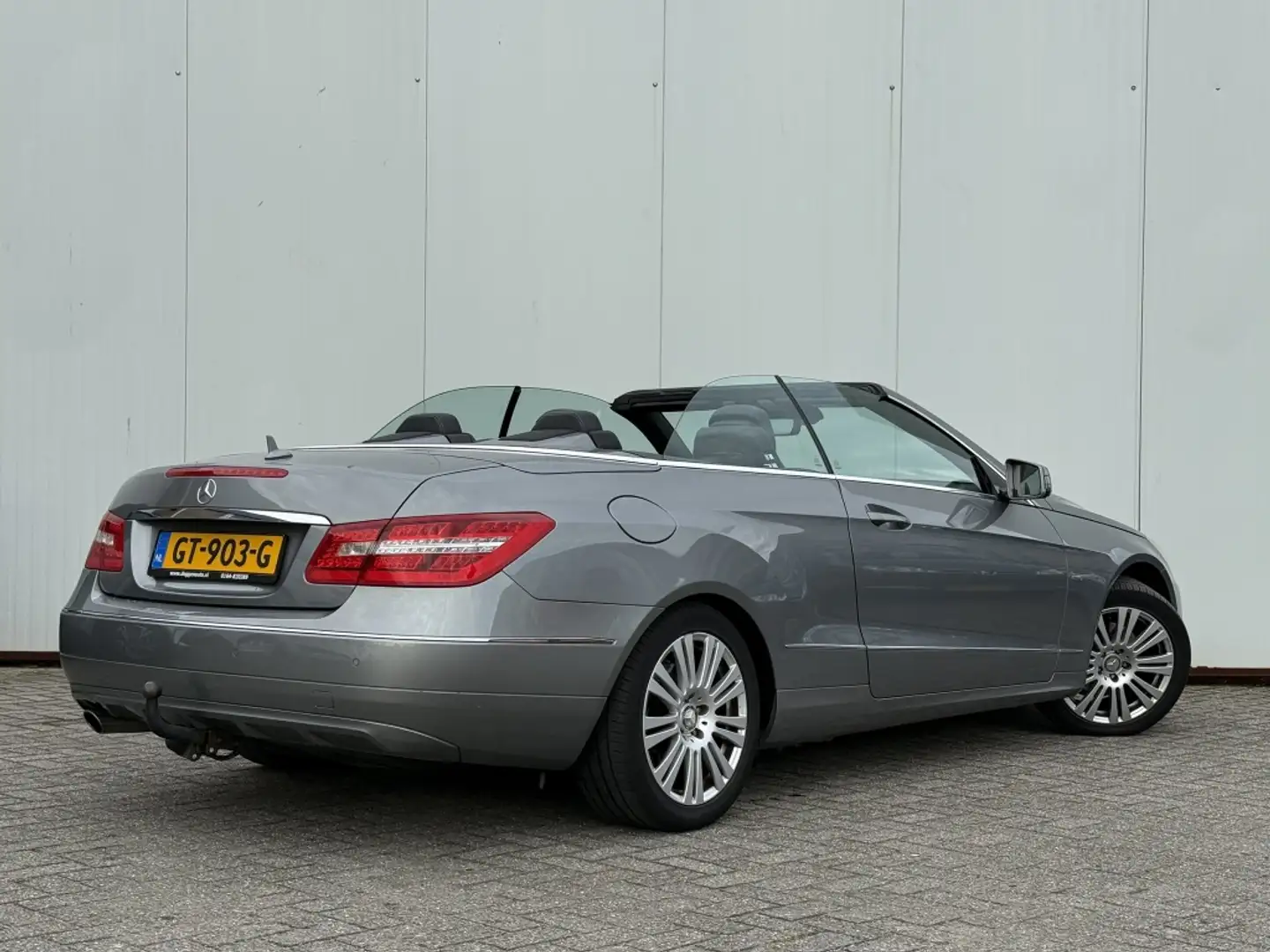 Mercedes-Benz E 200 Cabrio CGI Elegance Leder Navi PDC Trekhaak Gris - 2