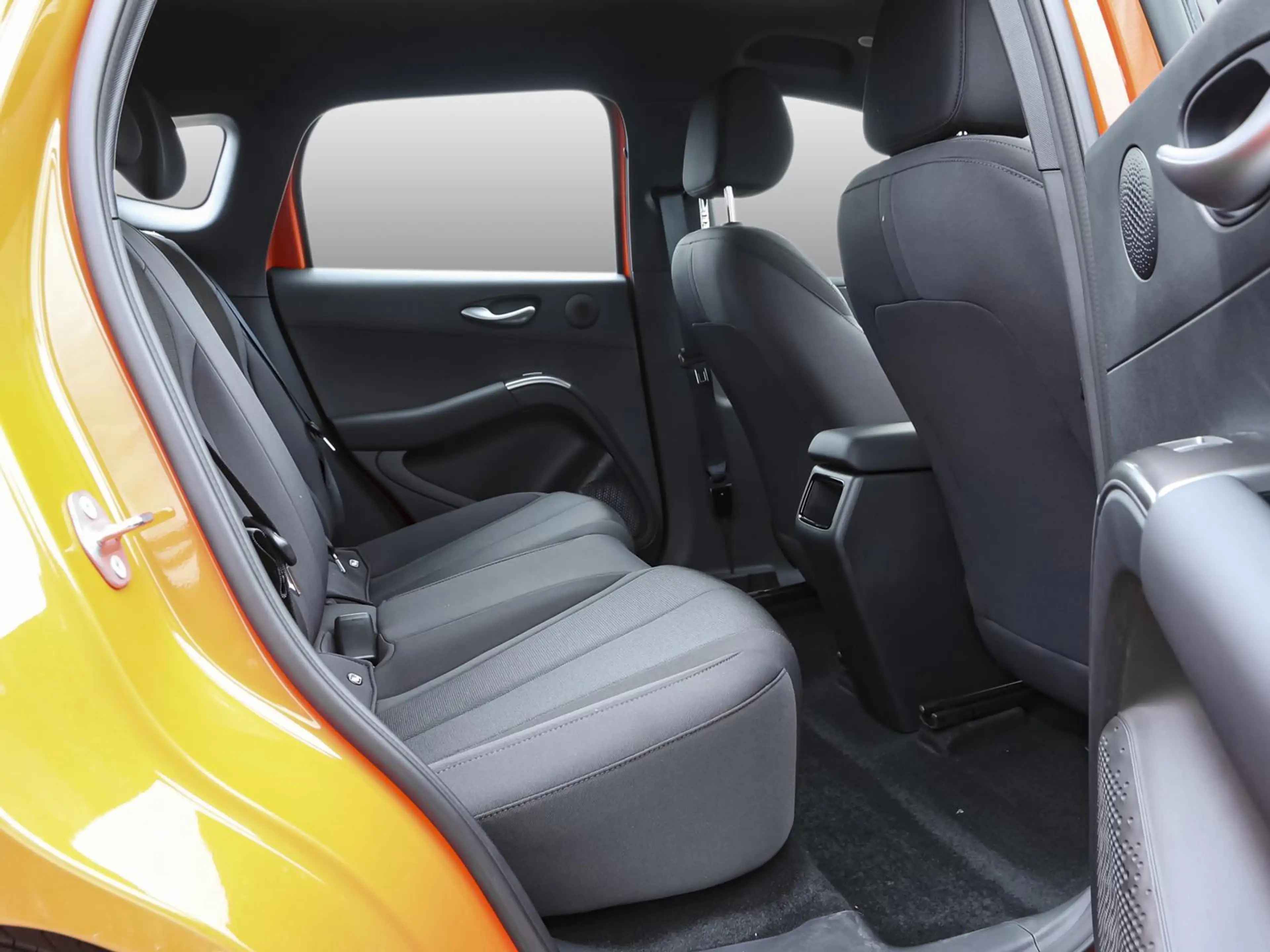 BYD Dolphin G DM-i Active Gewerbe Aktion — photo 4