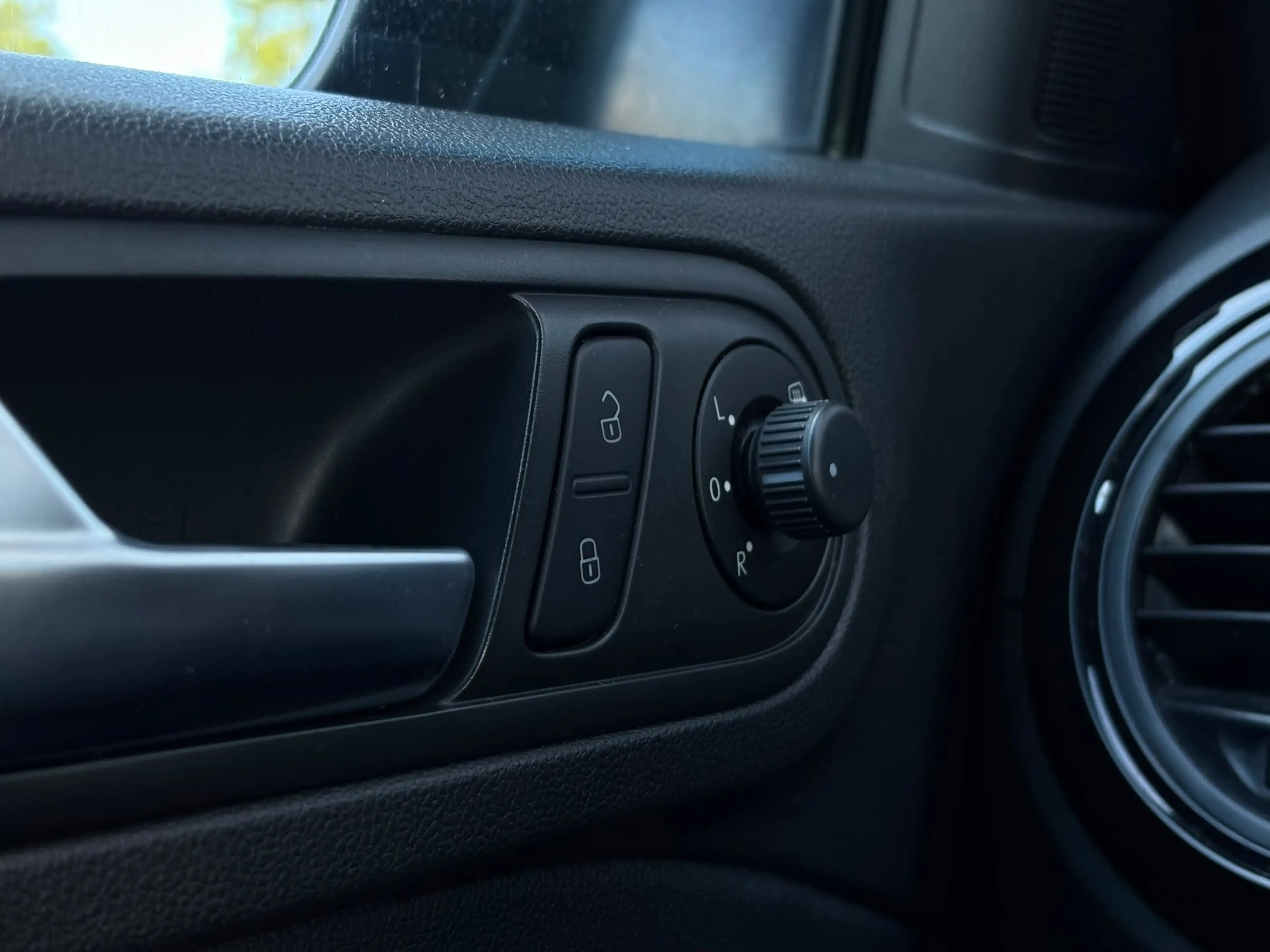 Volkswagen Beetle 1.2 TSI 105 pk Design | Airco | Navigatie | Stoelv — photo 20