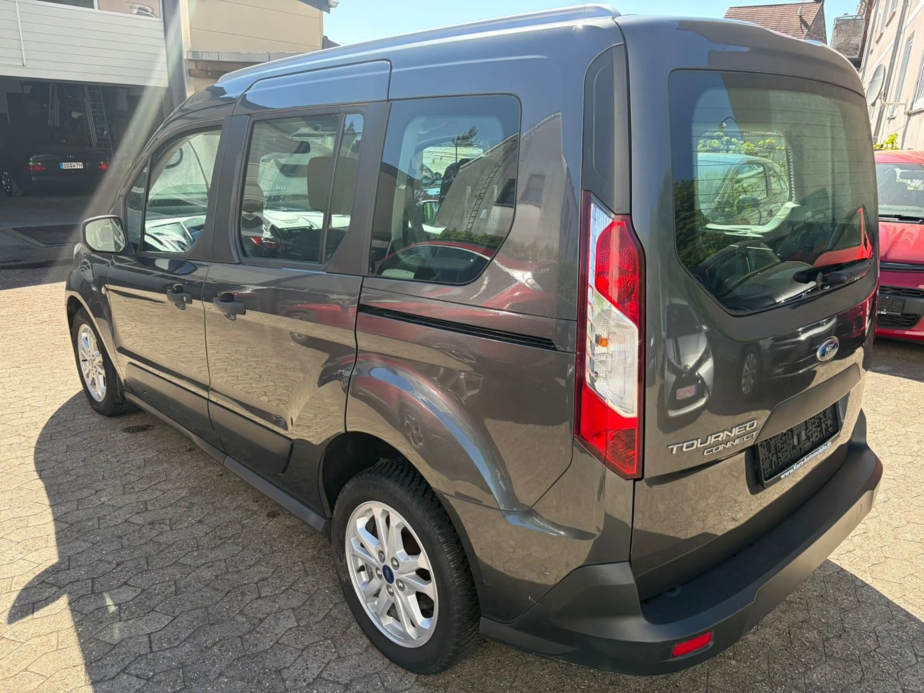Ford Tourneo Connect — photo 6