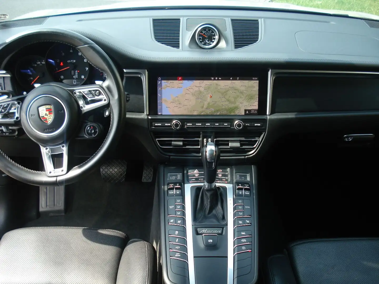 Porsche Macan GTS. 280KW! 83.000KM ! PANO! VOLL ! Grijs - 2