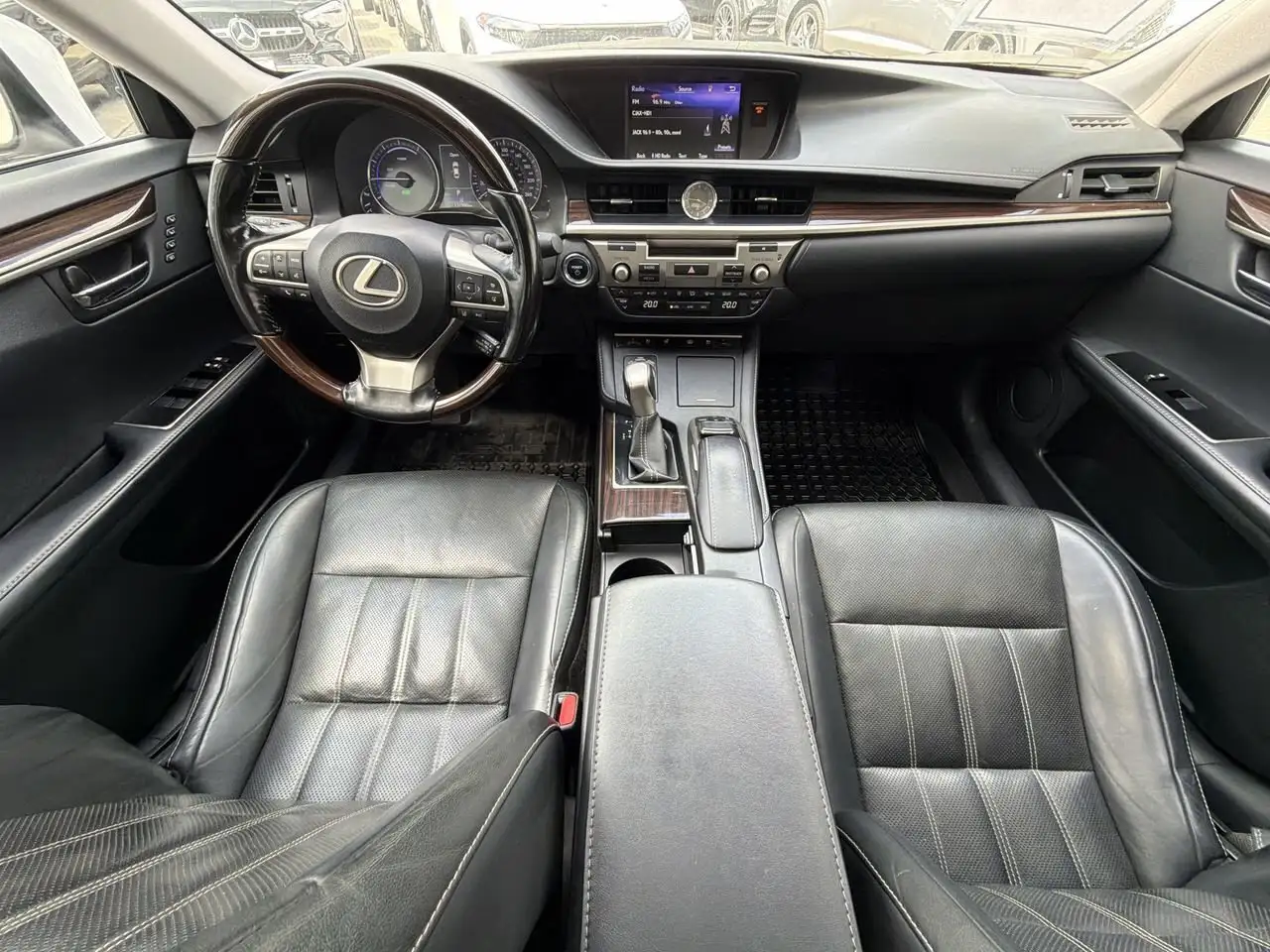 Lexus ES photo Lexus ES